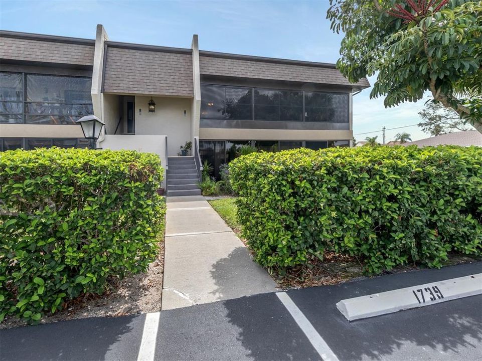 For Sale: $235,000 (2 beds, 2 baths, 1186 Square Feet)