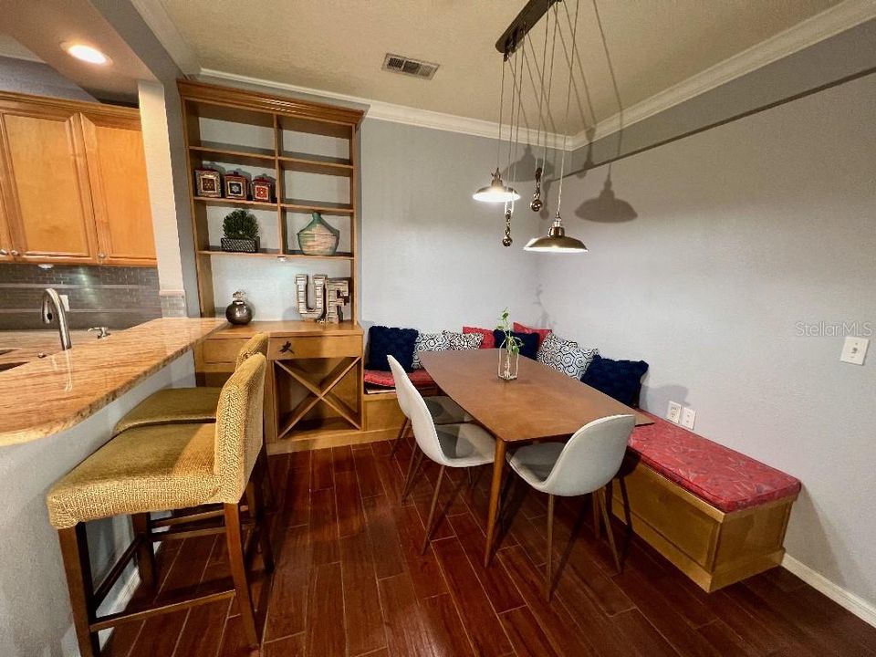 En Venta: $405,900 (3 camas, 3 baños, 1296 Pies cuadrados)