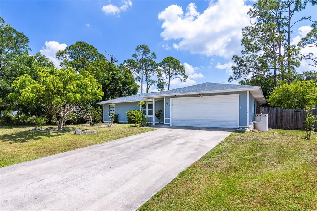 Active With Contract: $265,000 (3 beds, 2 baths, 1056 Square Feet)