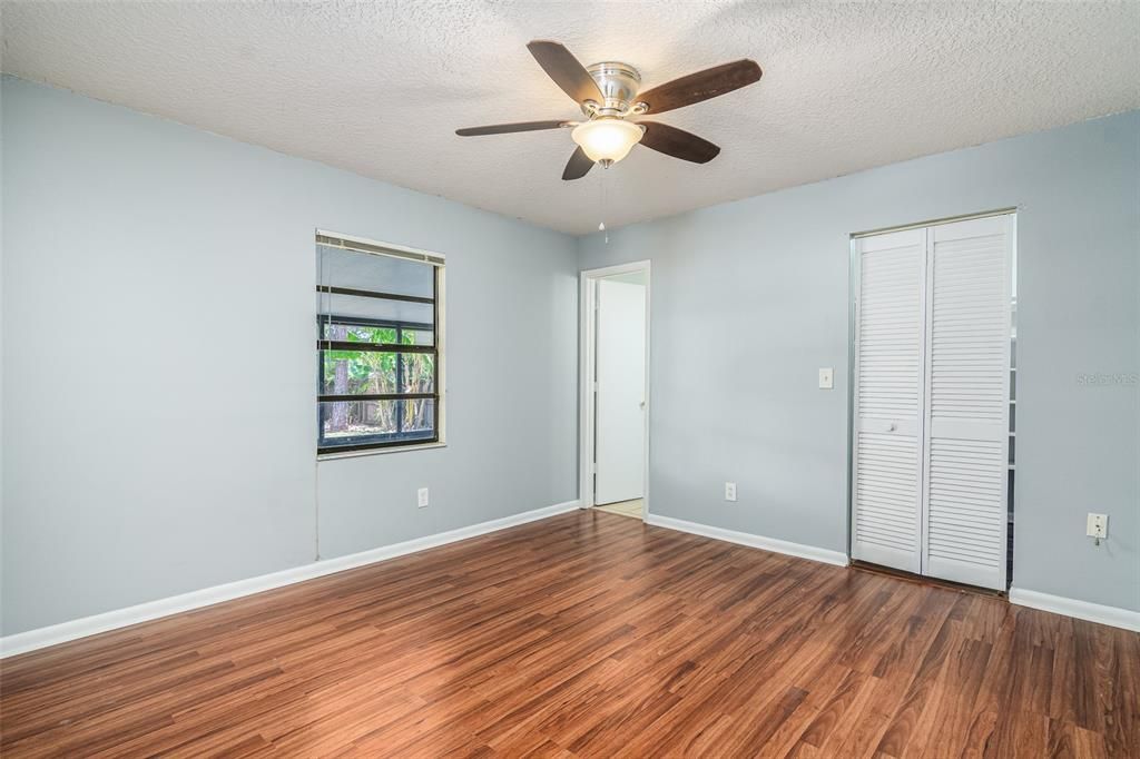 Active With Contract: $265,000 (3 beds, 2 baths, 1056 Square Feet)