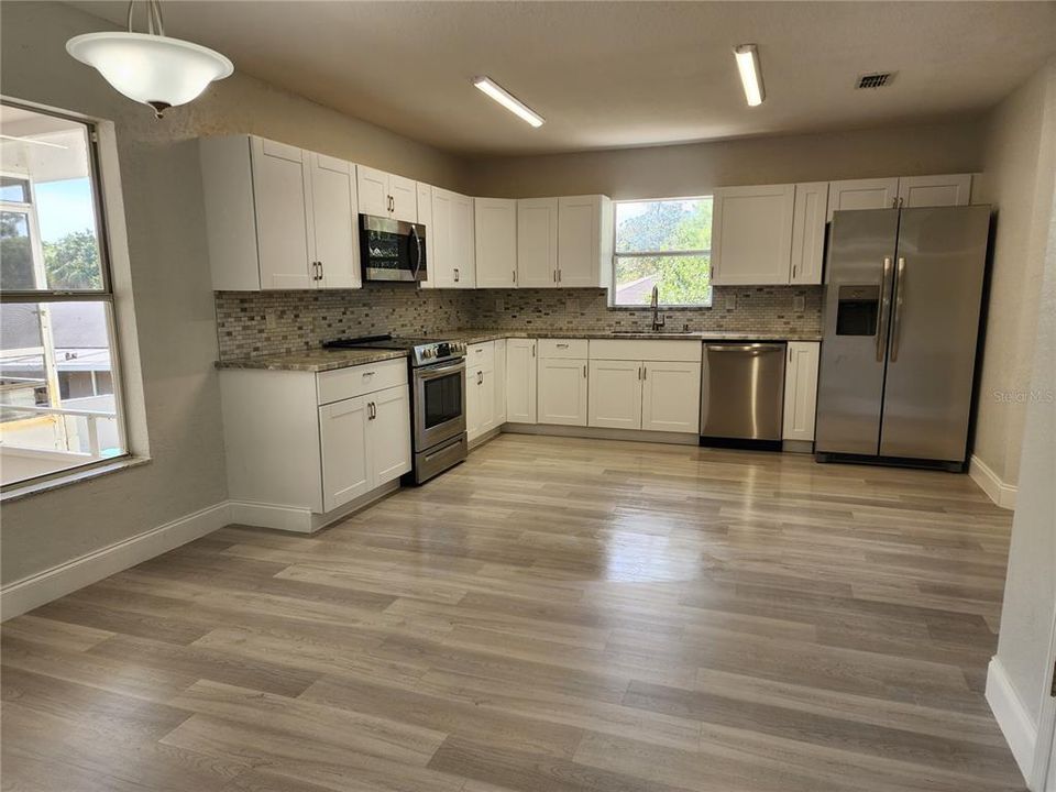 For Sale: $389,900 (3 beds, 2 baths, 2061 Square Feet)