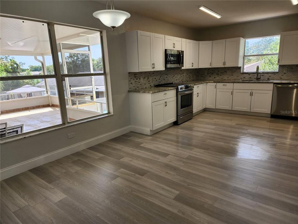 For Sale: $389,900 (3 beds, 2 baths, 2061 Square Feet)