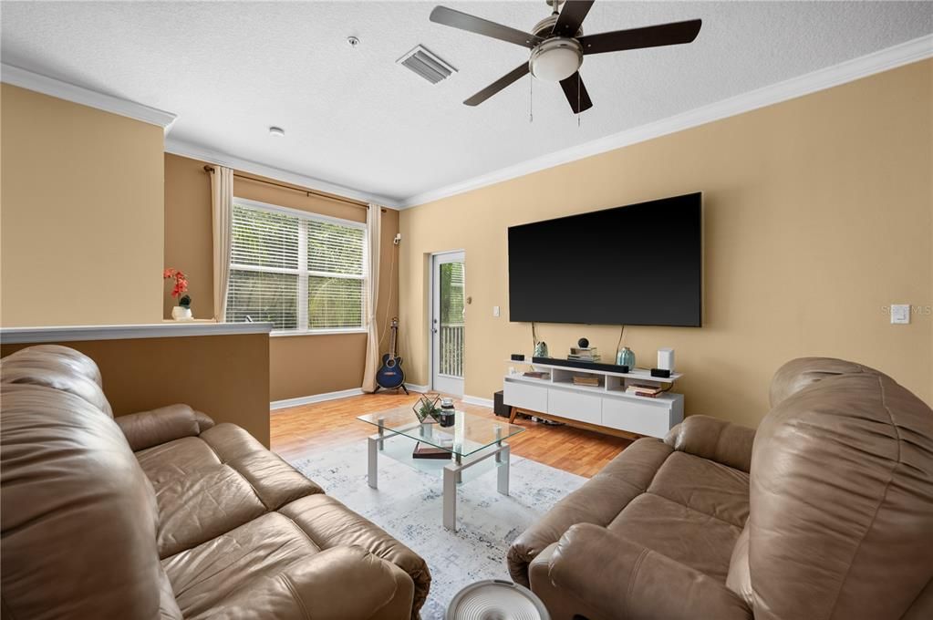 For Sale: $349,900 (3 beds, 2 baths, 1417 Square Feet)