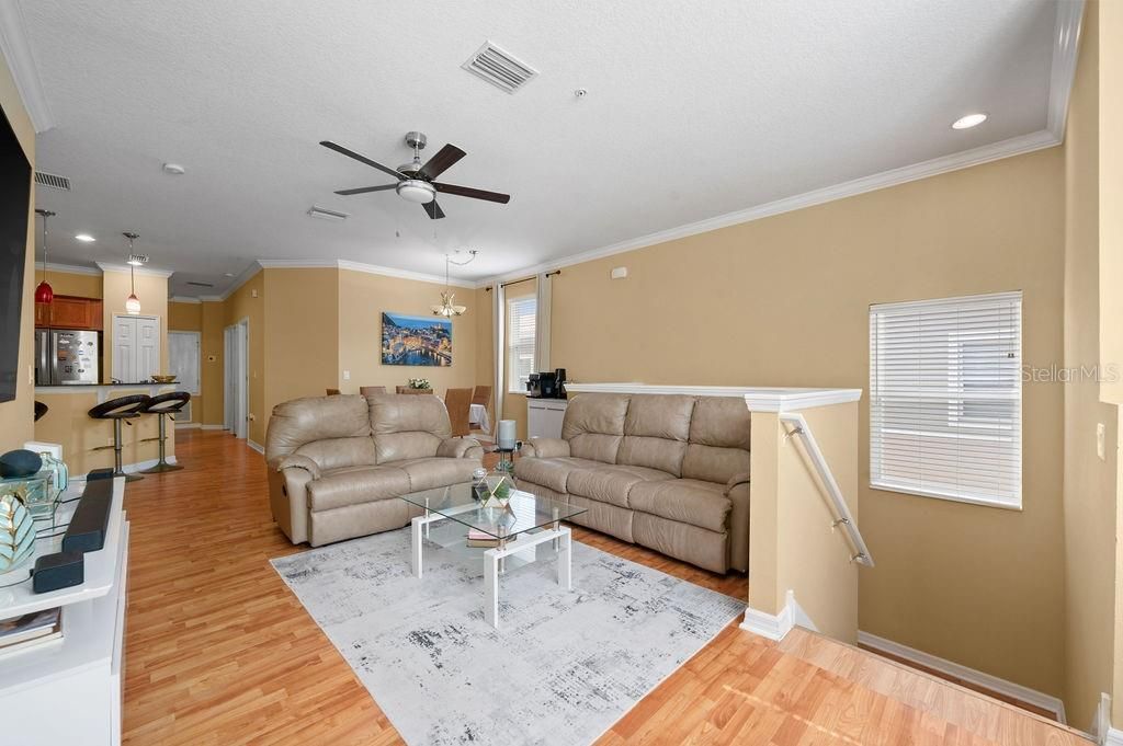 For Sale: $349,900 (3 beds, 2 baths, 1417 Square Feet)