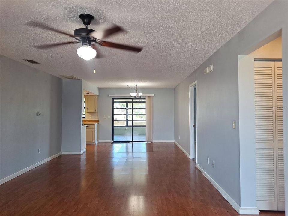 For Sale: $239,000 (2 beds, 2 baths, 1125 Square Feet)