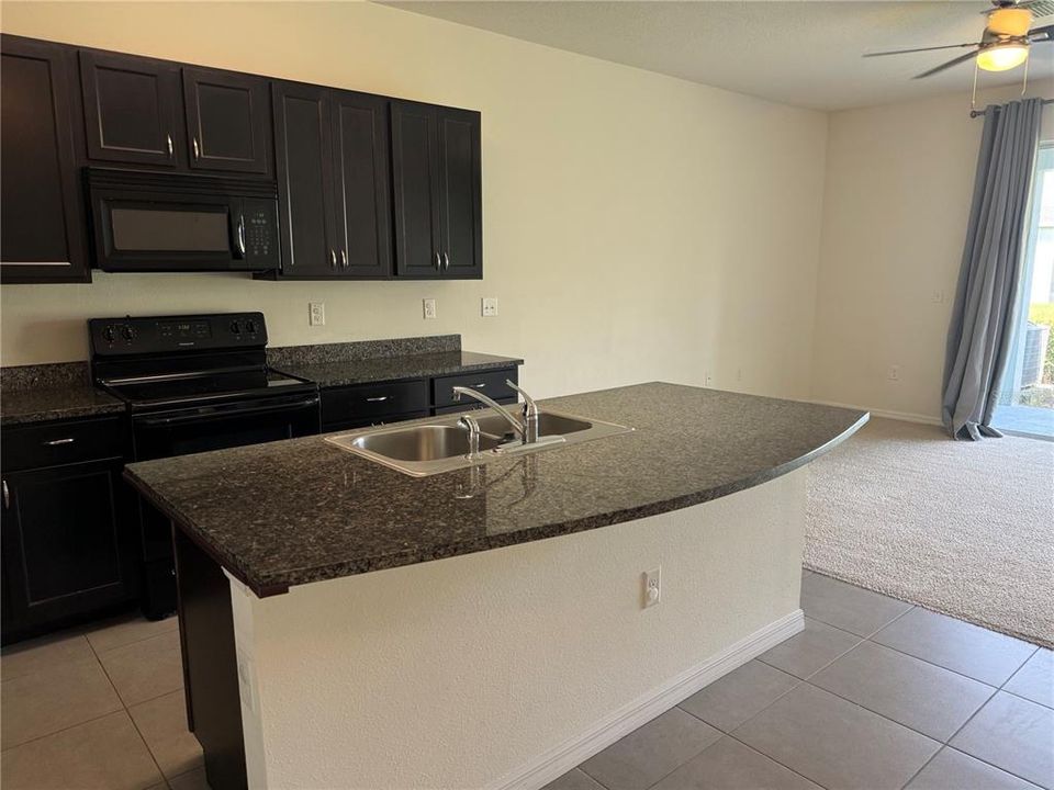 Active With Contract: $2,150 (3 beds, 2 baths, 1707 Square Feet)