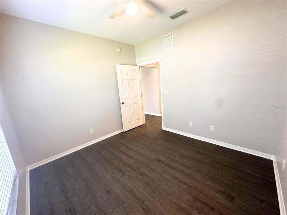 For Sale: $199,900 (2 beds, 2 baths, 1017 Square Feet)