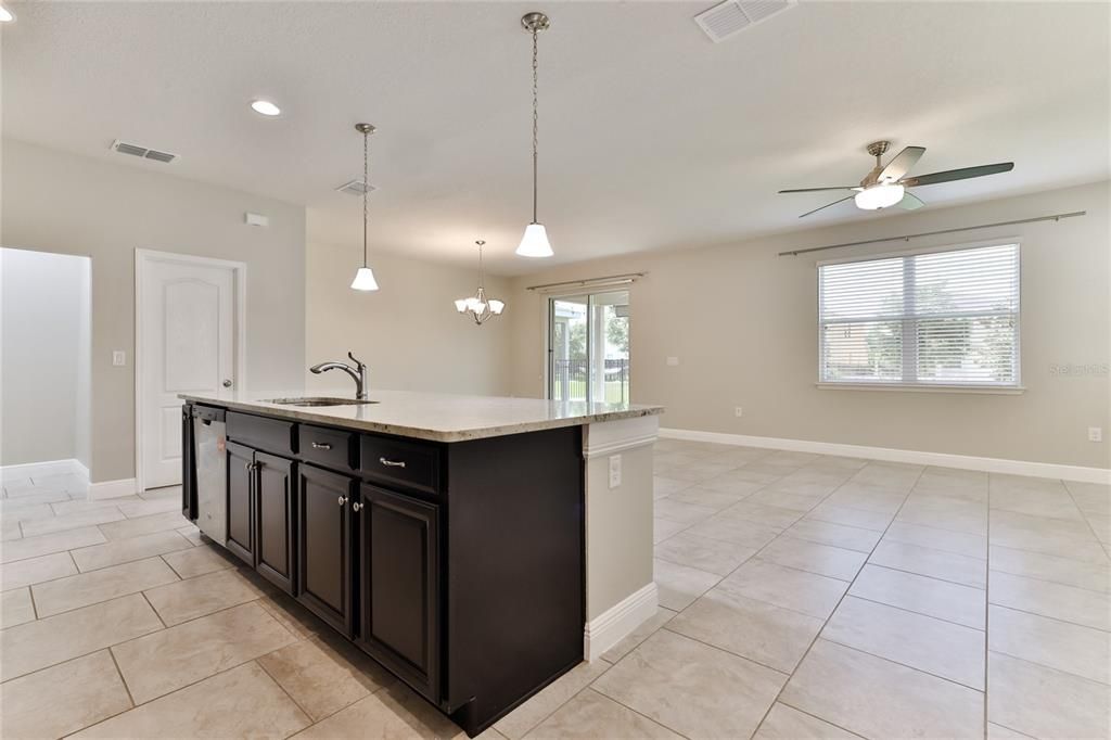 For Sale: $475,000 (4 beds, 2 baths, 2209 Square Feet)