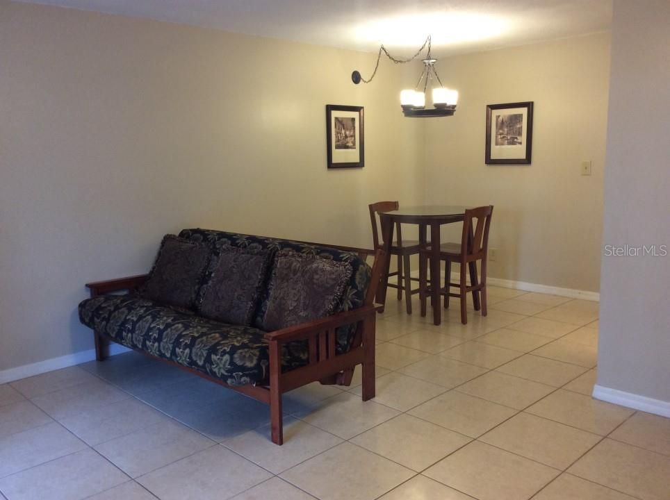 For Sale: $168,000 (1 beds, 1 baths, 678 Square Feet)