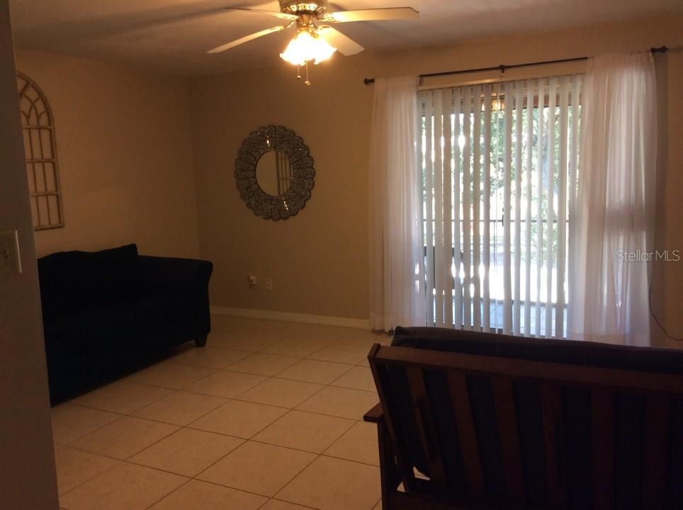 For Sale: $168,000 (1 beds, 1 baths, 678 Square Feet)