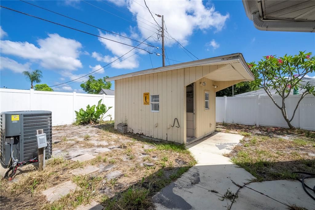 For Sale: $369,000 (3 beds, 2 baths, 1809 Square Feet)