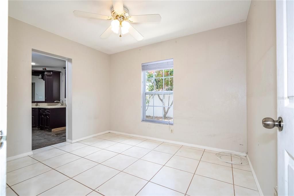 For Sale: $369,000 (3 beds, 2 baths, 1809 Square Feet)