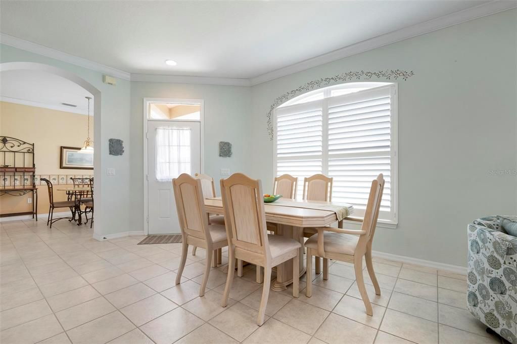 Dining room, entry