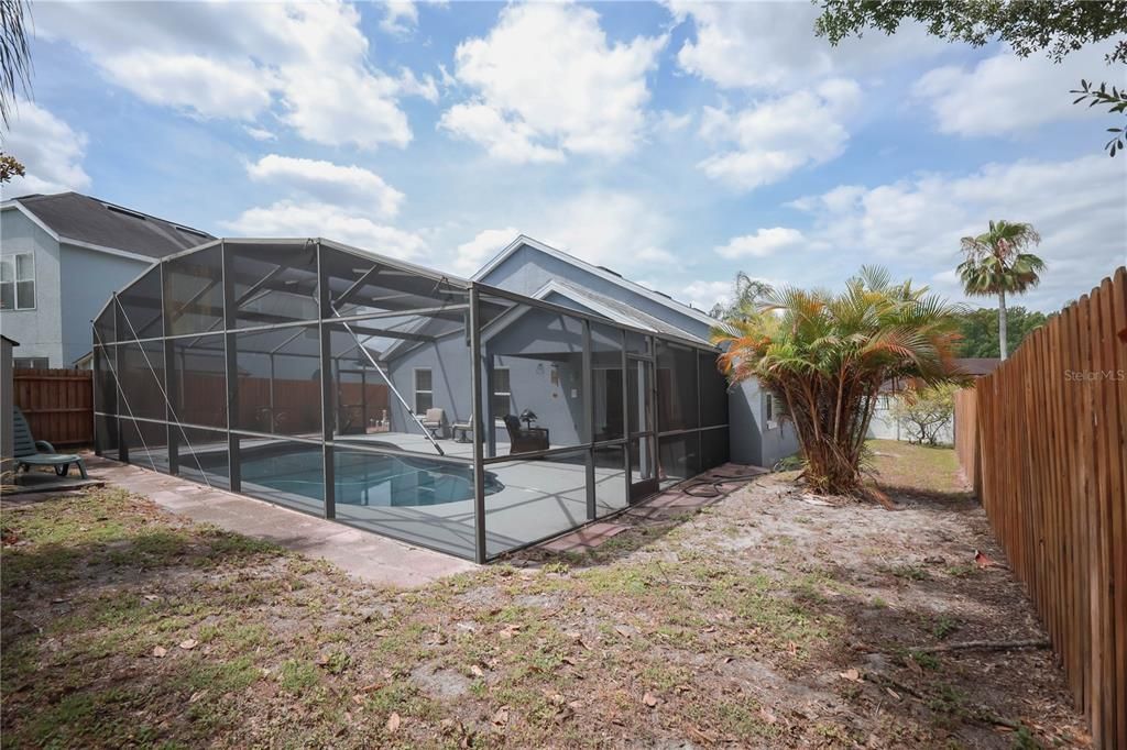 Active With Contract: $459,900 (4 beds, 2 baths, 1924 Square Feet)