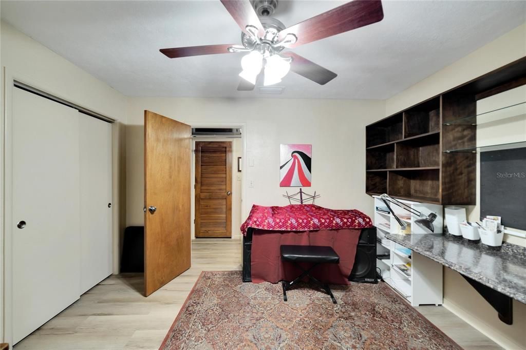 Active With Contract: $400,000 (4 beds, 2 baths, 1944 Square Feet)