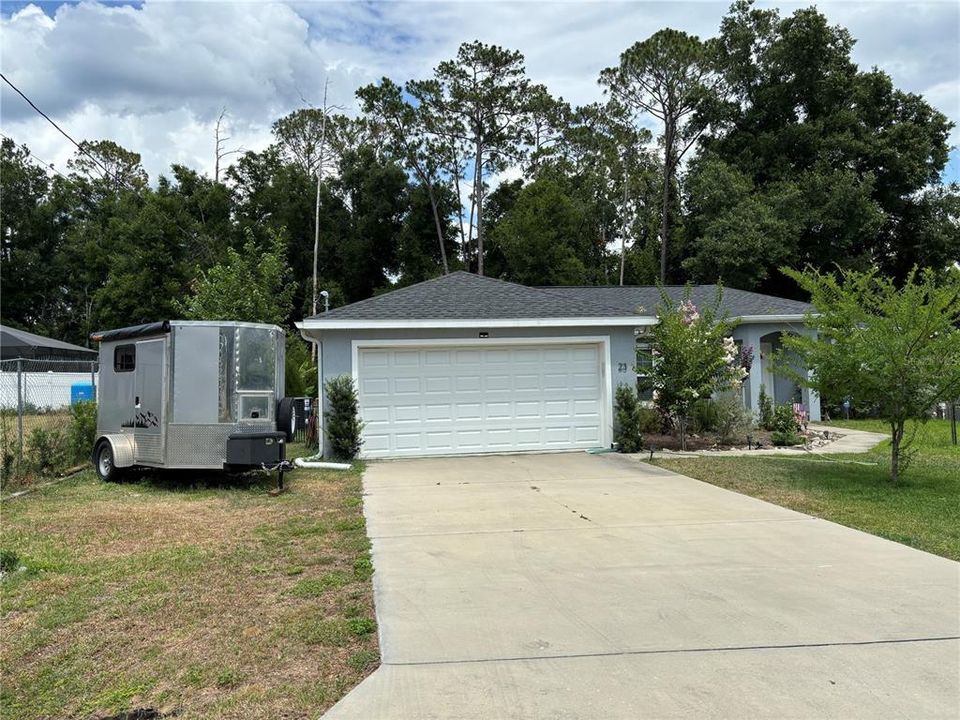 Active With Contract: $250,000 (3 beds, 2 baths, 1330 Square Feet)