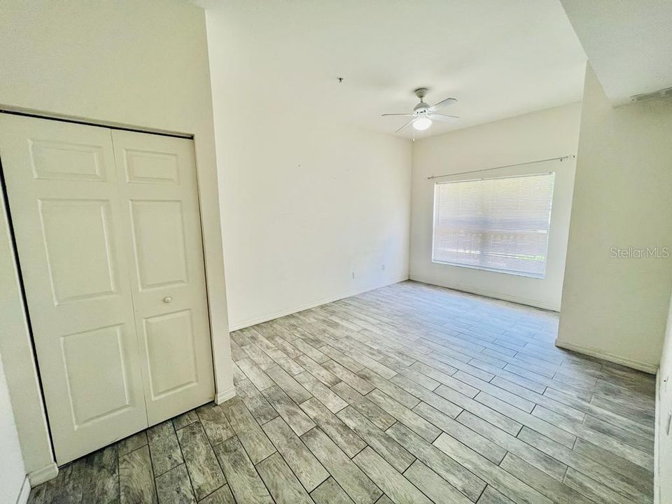 Active With Contract: $1,895 (3 beds, 2 baths, 1296 Square Feet)