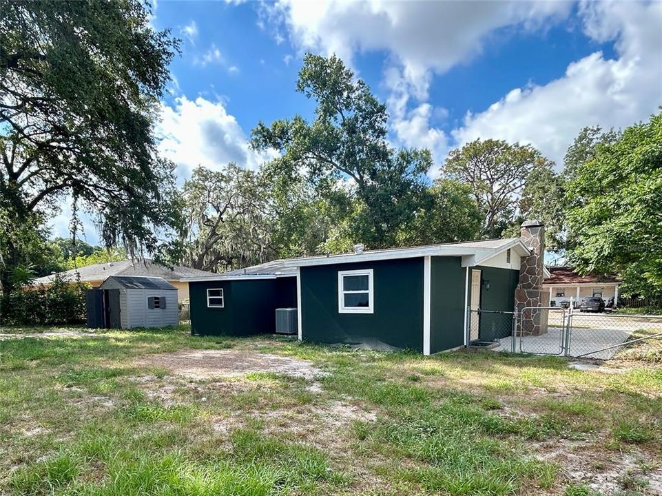 Active With Contract: $280,500 (3 beds, 2 baths, 1042 Square Feet)