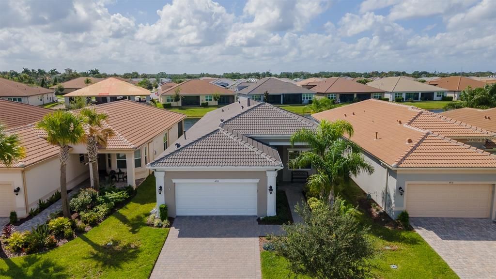 For Sale: $575,000 (3 beds, 2 baths, 2512 Square Feet)