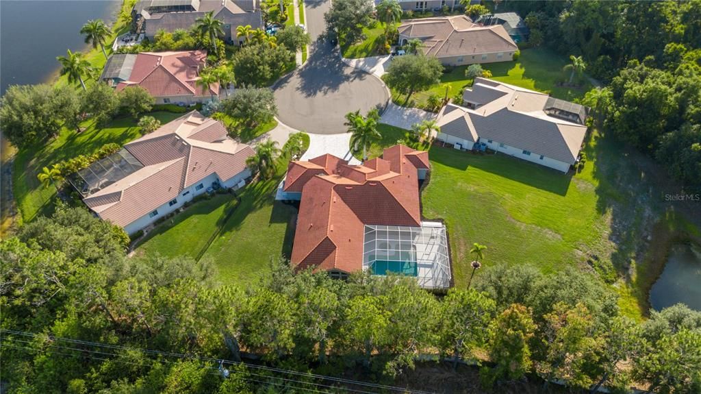 Enjoy luxury living within this family friendly resort style community of Greyhawk landing minutes away from downtown Lakewood Ranch, Sarasota, Beautiful Gulf Beaches. 1454 Brambling Ct Bradenton FL 34212