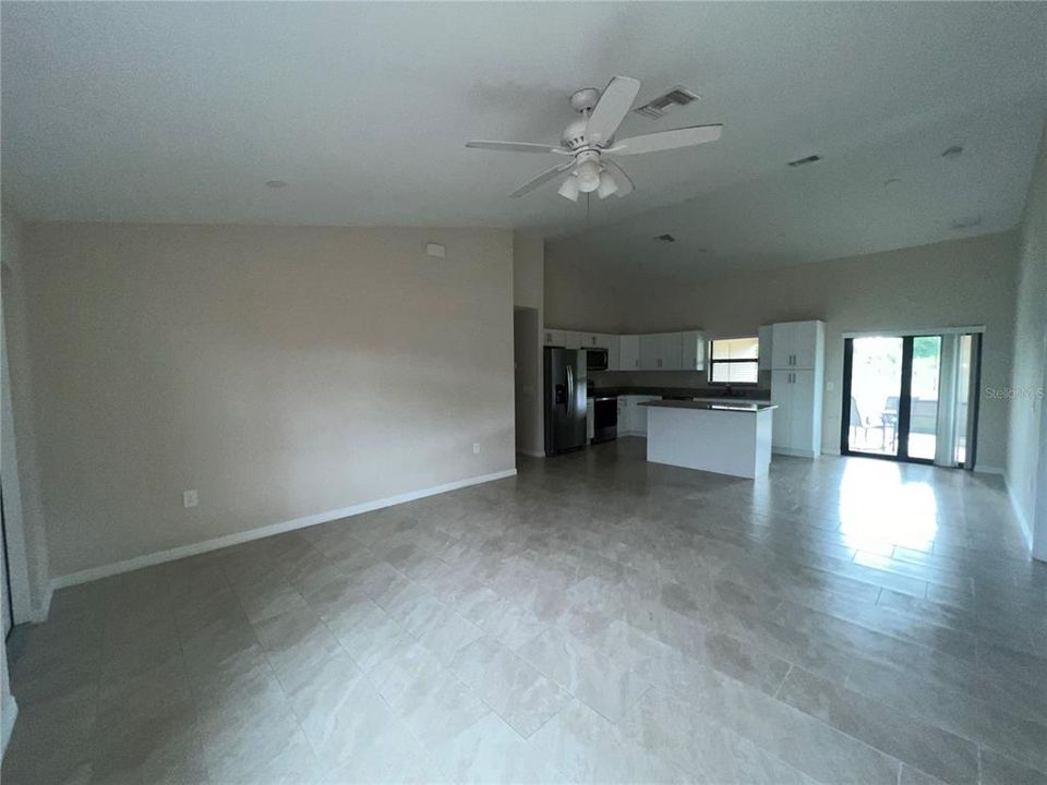 For Rent: $2,150 (3 beds, 2 baths, 1600 Square Feet)