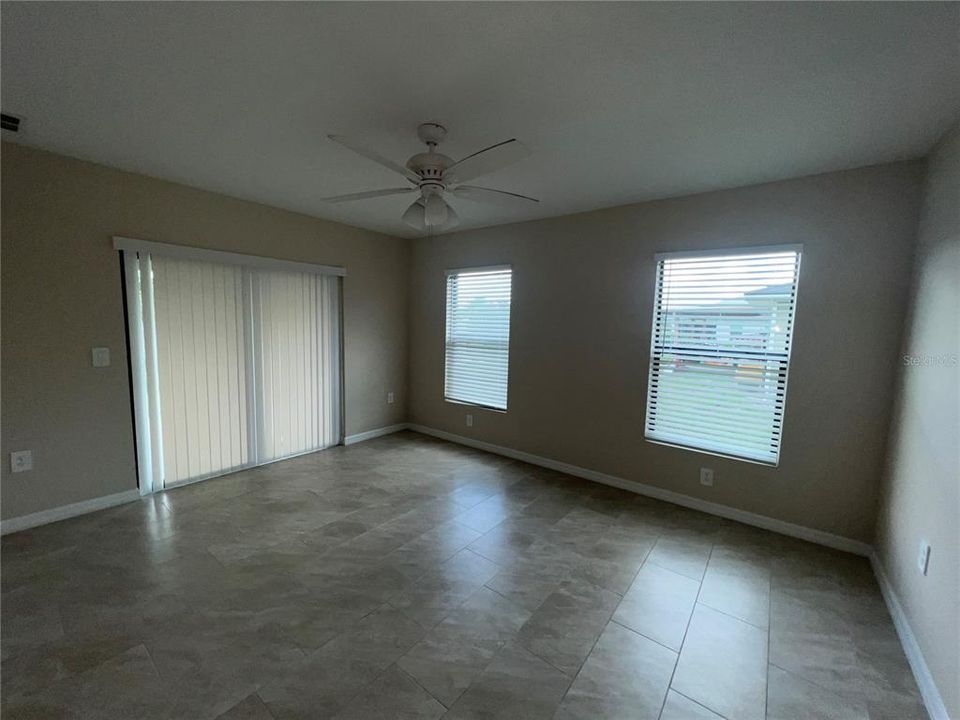 For Rent: $2,150 (3 beds, 2 baths, 1600 Square Feet)