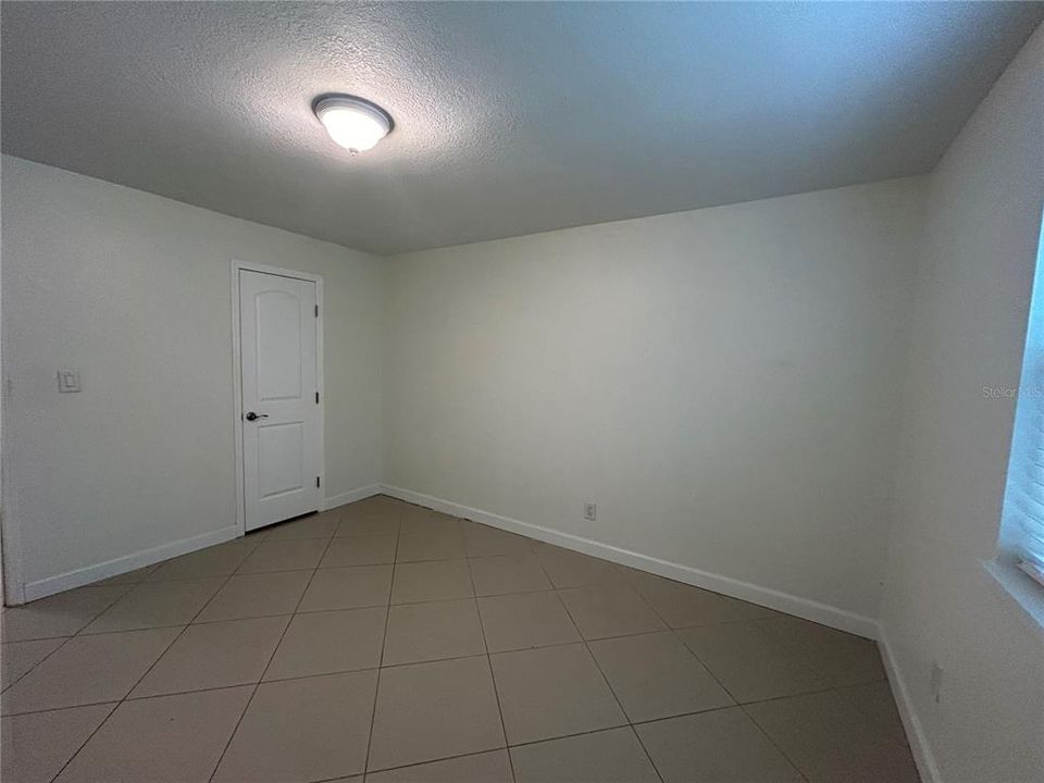 For Rent: $2,100 (3 beds, 2 baths, 1400 Square Feet)