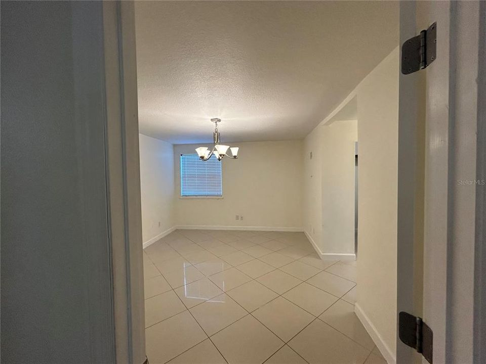 For Rent: $2,100 (3 beds, 2 baths, 1400 Square Feet)