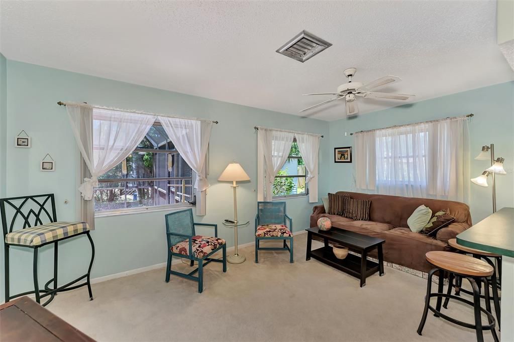 For Sale: $399,000 (2 beds, 2 baths, 1599 Square Feet)