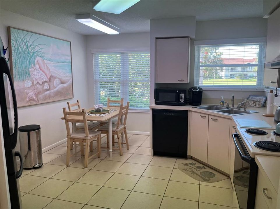 For Rent: $2,500 (2 beds, 2 baths, 1050 Square Feet)