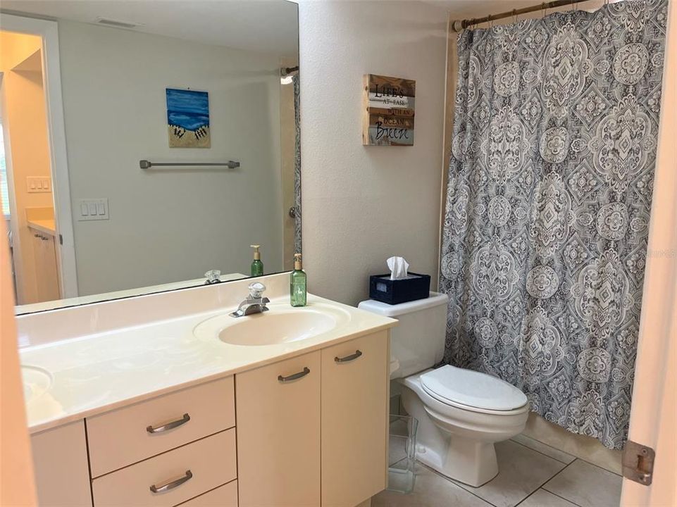 For Rent: $2,500 (2 beds, 2 baths, 1050 Square Feet)