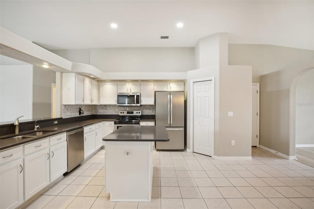 Active With Contract: $550,000 (4 beds, 3 baths, 2583 Square Feet)