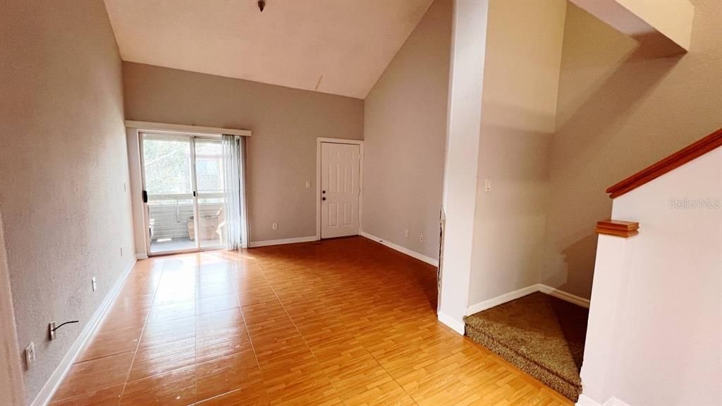 For Rent: $2,000 (2 beds, 2 baths, 1016 Square Feet)