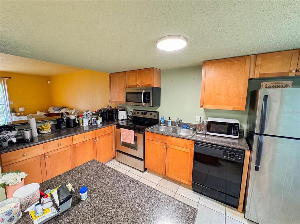 For Sale: $140,000 (1 beds, 1 baths, 760 Square Feet)