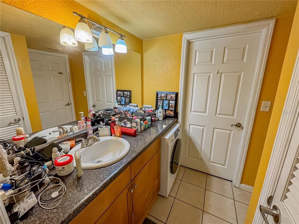 For Sale: $140,000 (1 beds, 1 baths, 760 Square Feet)