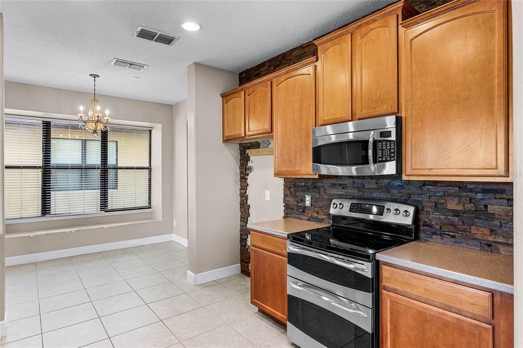 Active With Contract: $450,000 (4 beds, 2 baths, 2756 Square Feet)