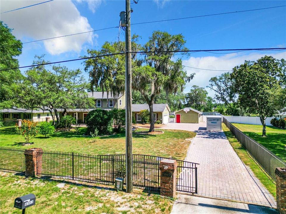 For Sale: $850,000 (3 beds, 3 baths, 3564 Square Feet)