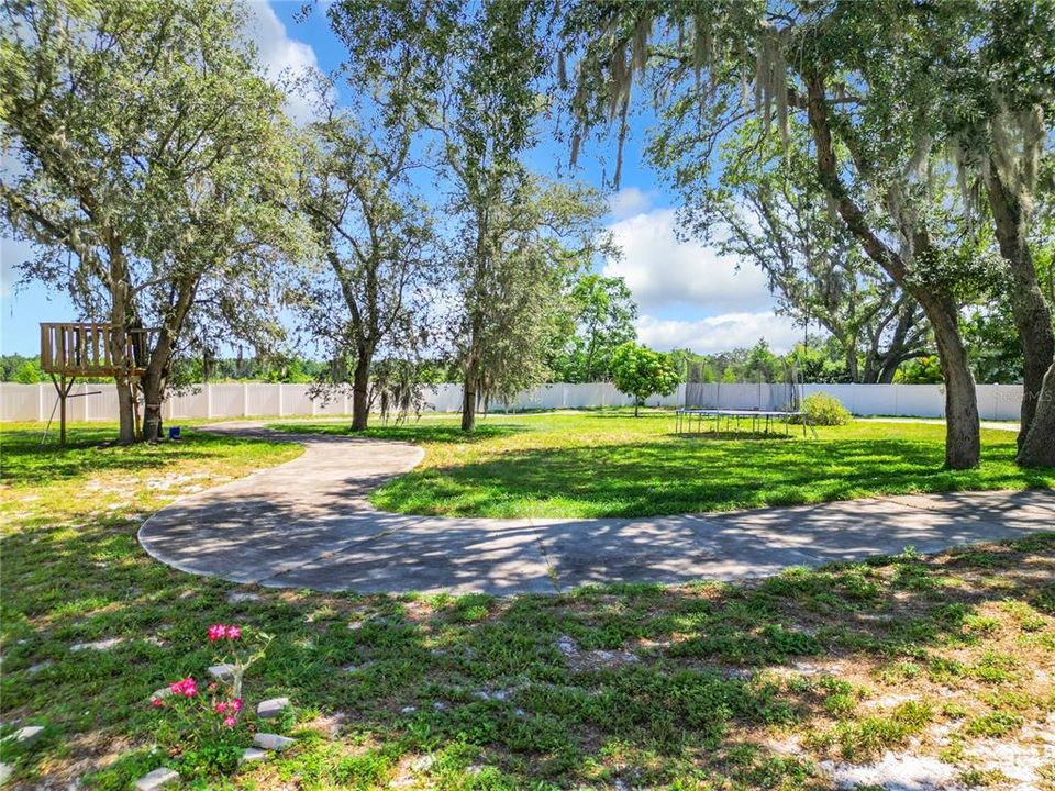 For Sale: $900,000 (3 beds, 3 baths, 3564 Square Feet)