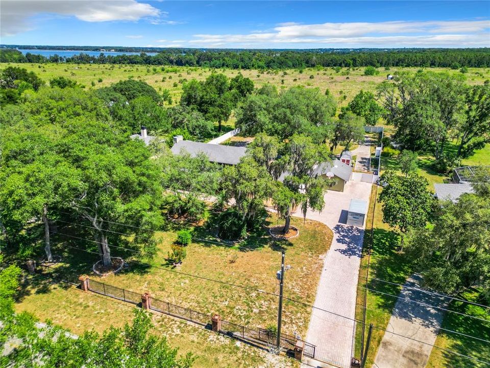 For Sale: $850,000 (3 beds, 3 baths, 3564 Square Feet)