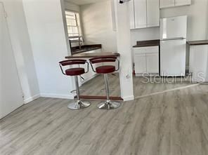 Active With Contract: $1,395 (1 beds, 1 baths, 709 Square Feet)