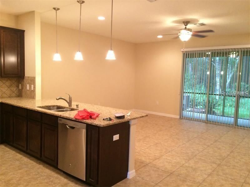 For Rent: $2,300 (3 beds, 2 baths, 1524 Square Feet)