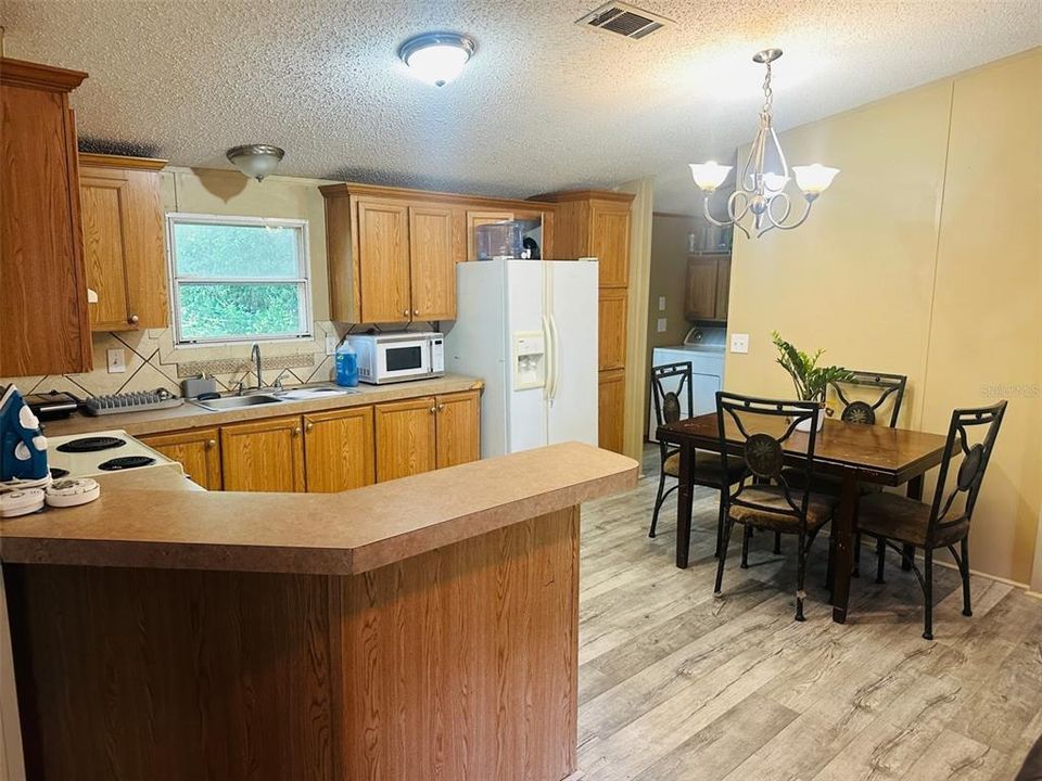 For Sale: $145,900 (3 beds, 2 baths, 1056 Square Feet)