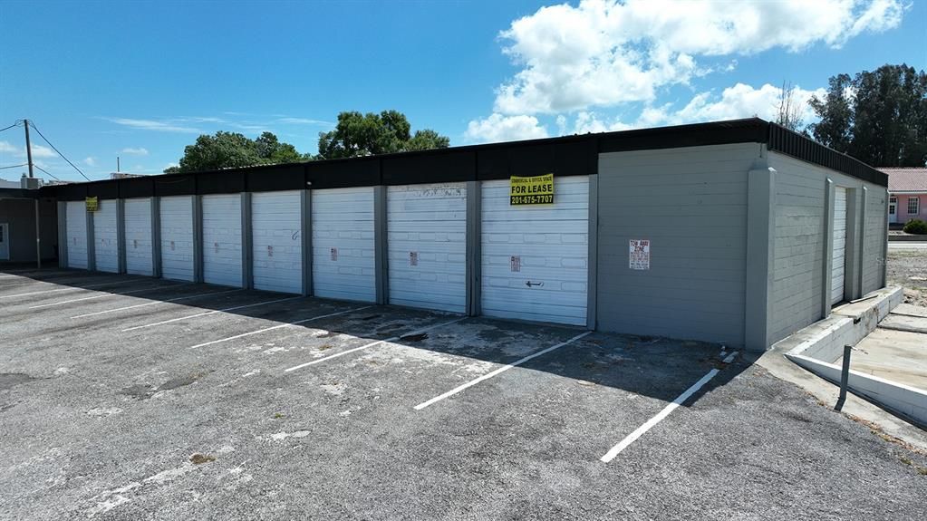 Multiple bays for business opportunities.