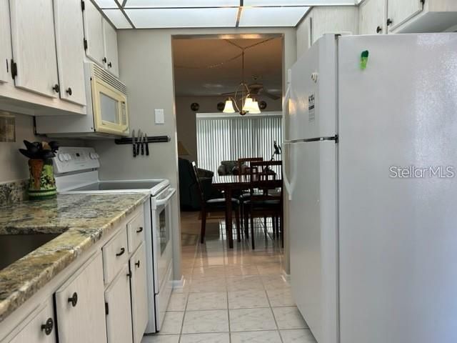 For Sale: $169,900 (2 beds, 2 baths, 960 Square Feet)