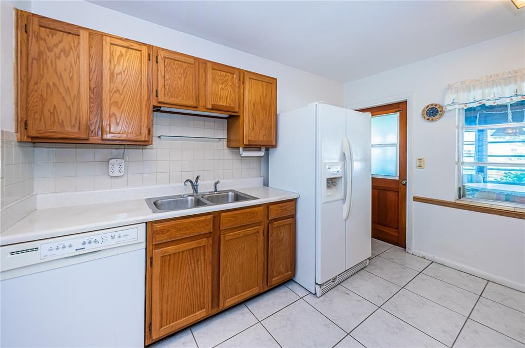 Active With Contract: $455,000 (3 beds, 2 baths, 1403 Square Feet)