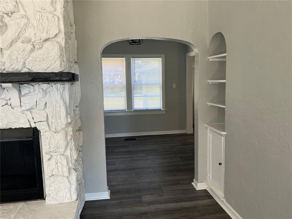 Active With Contract: $1,700 (3 beds, 1 baths, 1478 Square Feet)