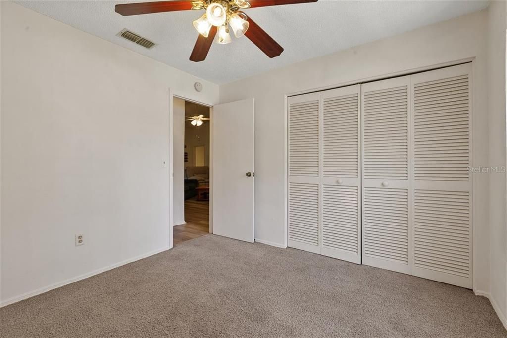 For Sale: $327,500 (2 beds, 2 baths, 1191 Square Feet)