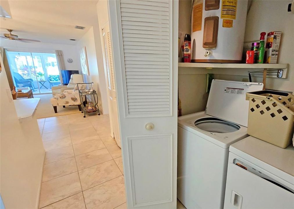 For Sale: $229,000 (2 beds, 2 baths, 972 Square Feet)