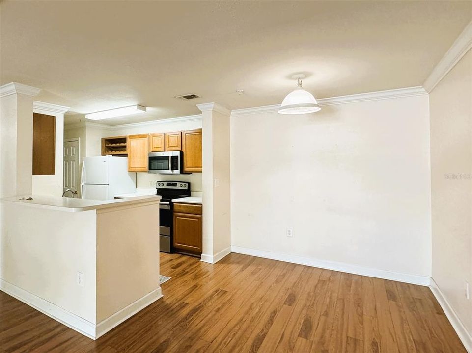 Active With Contract: $1,500 (2 beds, 2 baths, 1205 Square Feet)