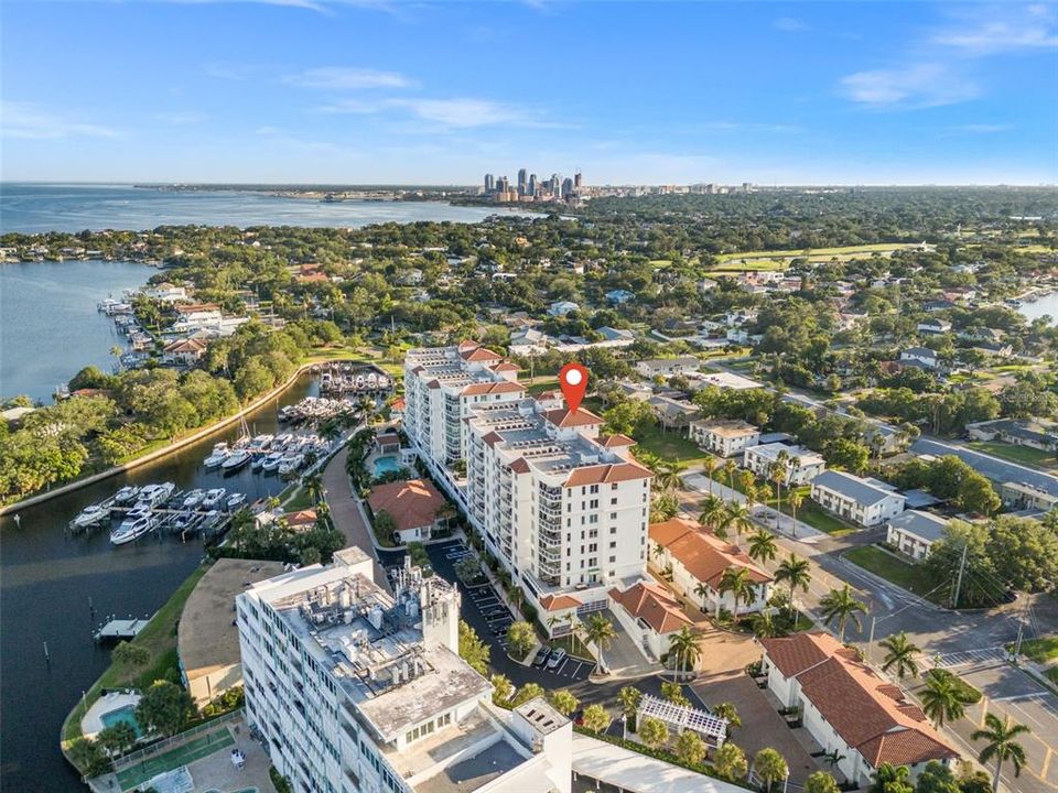 For Sale: $1,250,000 (2 beds, 3 baths, 1940 Square Feet)